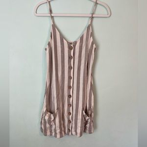 Great for summer time and very neutral, could be dressed up or down.